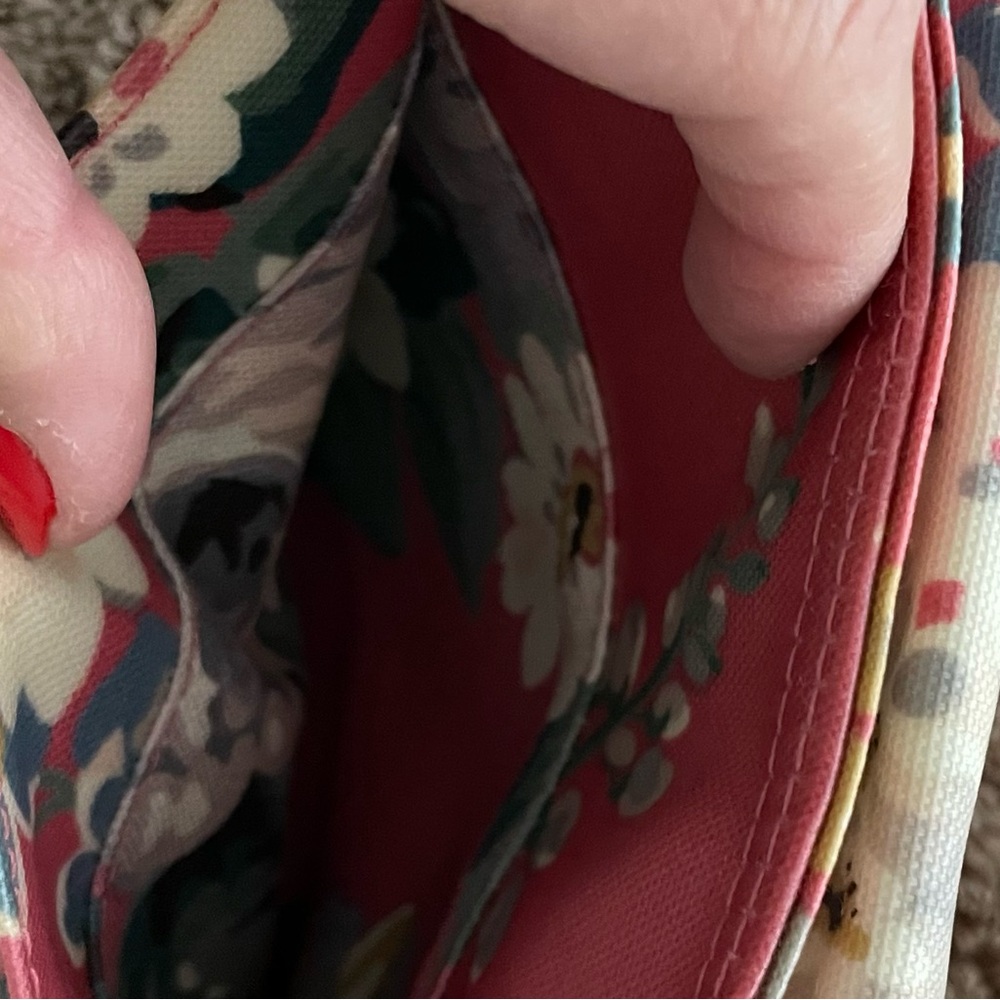 Gorgeous Little purse ! Cath Kidston
Norfolk Rose
Pink Floral...π·πΊπβ€οΈβ‘οΈ - Picture 8 of 8